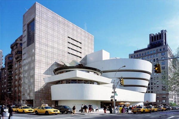 دانلود پاورپوینت تحلیل موزه گوگنهایم نیویورک 2021