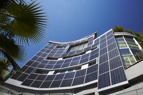 دانلود پاورپوینت انرژی خورشیدی در ساختمان 2021