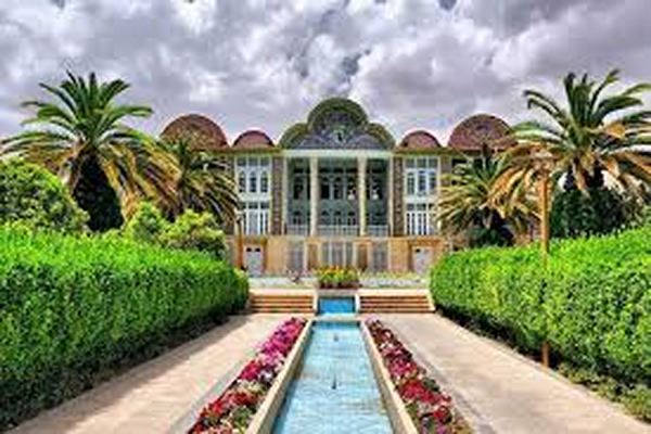 دانلود پاورپوینت تحلیل و بررسی باغ های ایرانی 2021