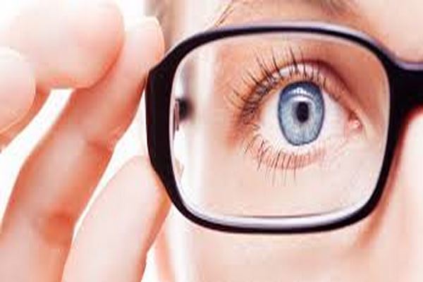 دانلود پاورپوینت راهکارهایی طبیعی برای تقویت و حفظ بینایی 2021
