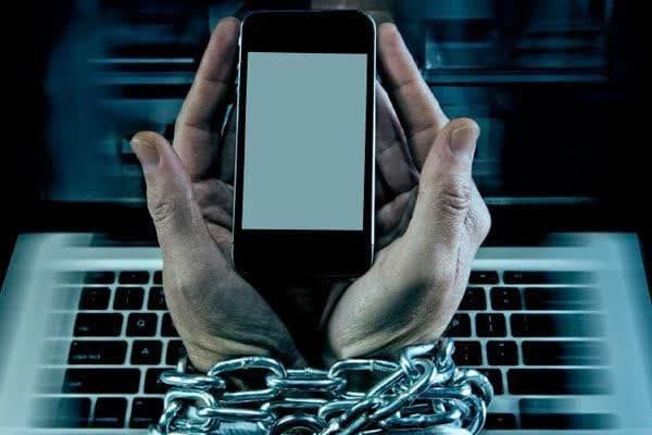 پاورپوینت درمان اعتیاد به موبایل: از تشخیص تا درمان (راهنمایی برای رهایی از نوموفوبیا)