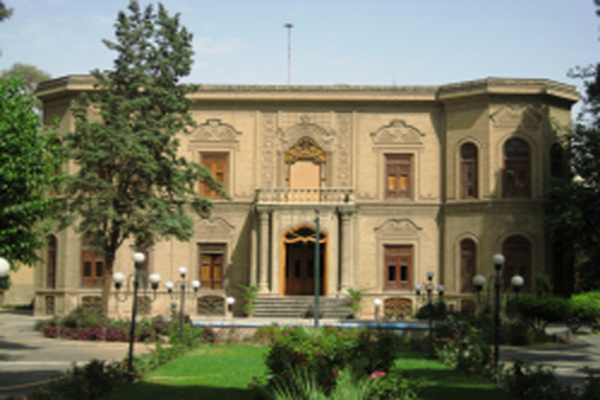 دانلود پاورپوینت کاخ های تهران 2021