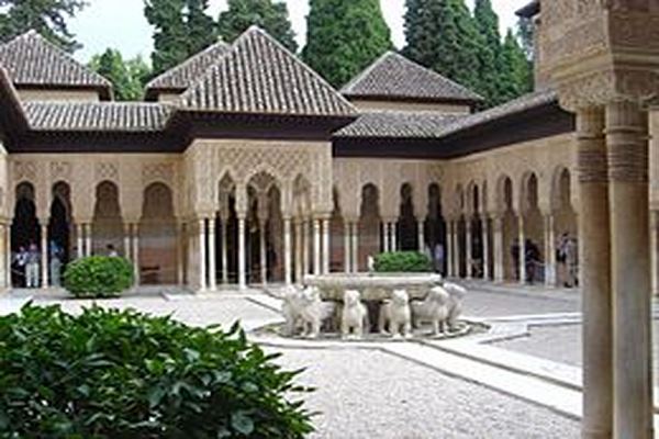 دانلود پاورپوینت تأثیر دین بر معماری اسلامی 2021