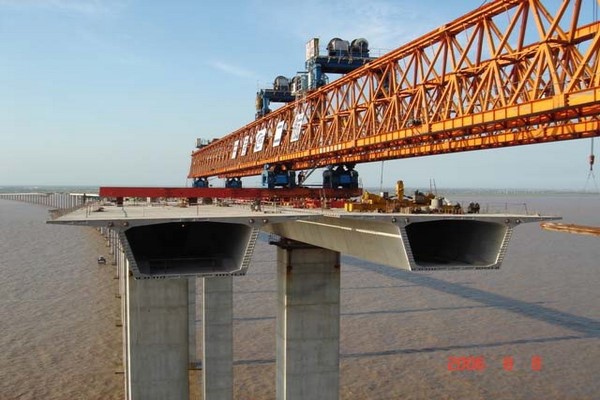 دانلود لرزه خیزی و تحلیل خطر و شیوه های نوین مقاوم سازی پل 2021