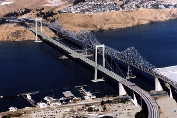 دانلود پاورپوینت آشنایی با مراحل طراحی و ساخت پل Carquinez Strait Bridge 2021