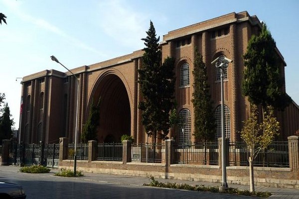 دانلود معماری موزه لباس ایرانی 2021